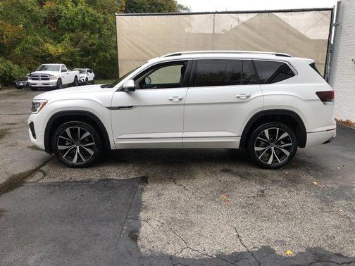 2026 Volkswagen Atlas 2.0T SEL Premium R-Line 4MOTION