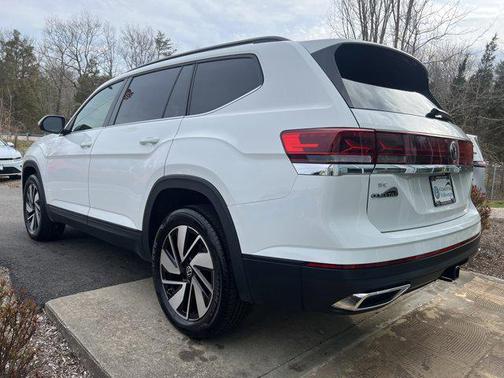 2025 Volkswagen Atlas 2.0T SE w/Technology 4MOTION