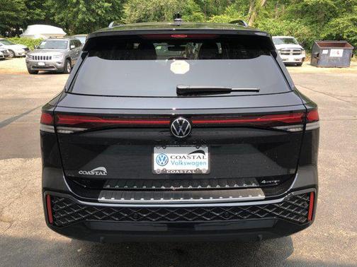 2025 Volkswagen Tiguan 2.0T SE R-Line Black 4MOTION