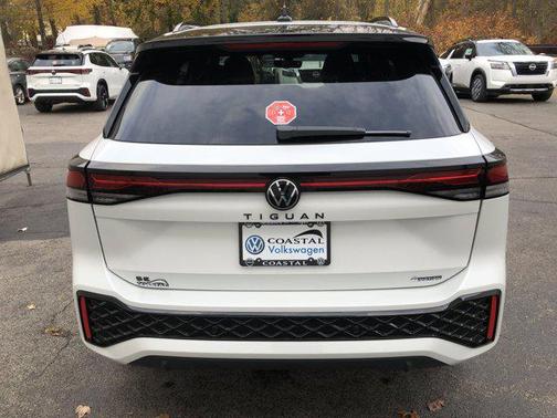 2026 Volkswagen Tiguan 2.0T SE R-Line Black 4MOTION