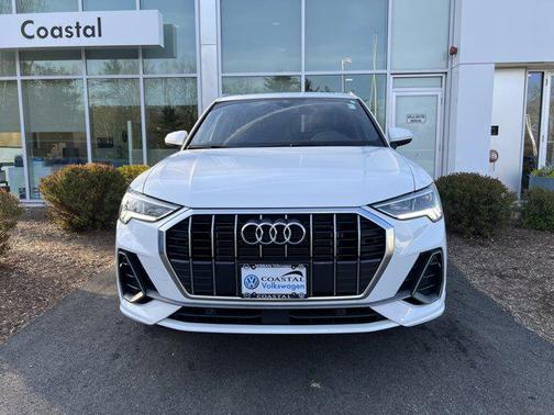 2023 Audi Q3 S line Premium