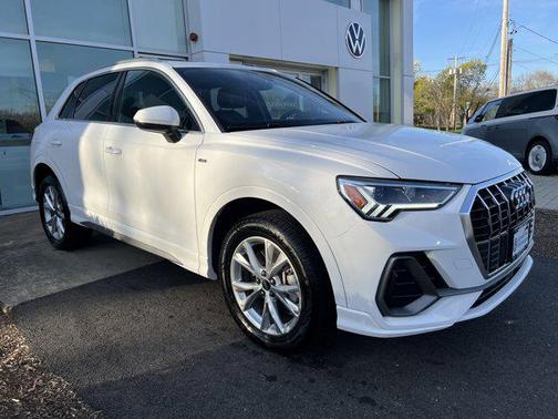 2023 Audi Q3 S line Premium