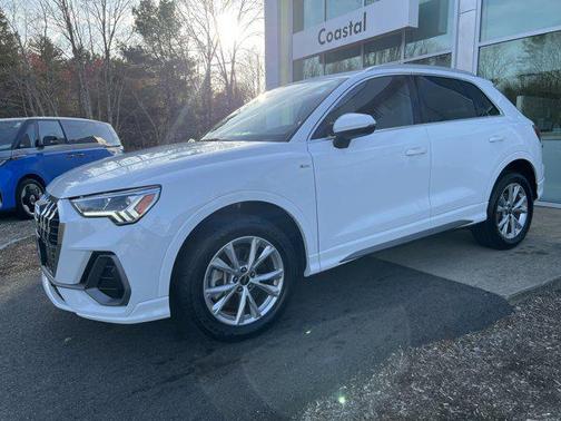 2023 Audi Q3 S line Premium