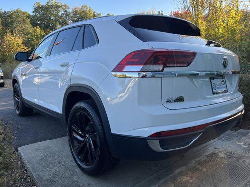 2022 Volkswagen Atlas Cross Sport 2.0T SE w/Technology 4MOTION