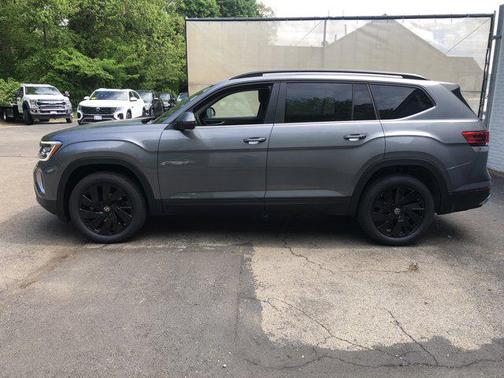 2025 Volkswagen Atlas 2.0T SE w/Technology 4MOTION