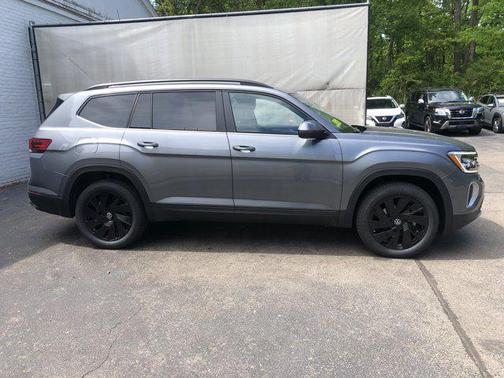2025 Volkswagen Atlas 2.0T SE w/Technology 4MOTION