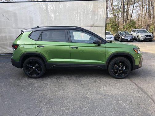 2025 Volkswagen Taos 1.5T SE Black