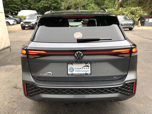 2025 Volkswagen Tiguan 2.0T SE R-Line Black 4MOTION