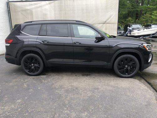 2025 Volkswagen Atlas 2.0T SE w/Technology 4MOTION
