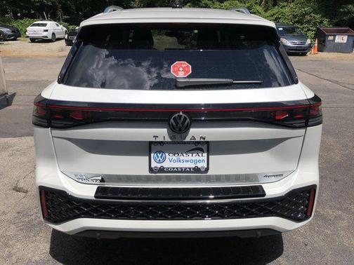 2025 Volkswagen Tiguan 2.0T SEL R-Line 4MOTION