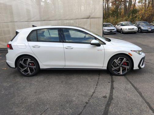 2026 Volkswagen Golf GTI 2.0T SE DSG