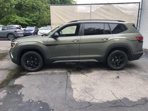 2025 Volkswagen Atlas 2.0T Peak Edition