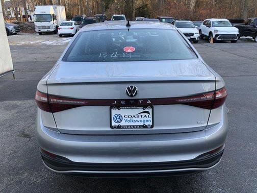 2025 Volkswagen Jetta 1.5T SE