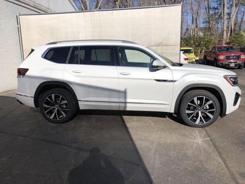 2025 Volkswagen Atlas 2.0T SEL Premium R-Line 4MOTION