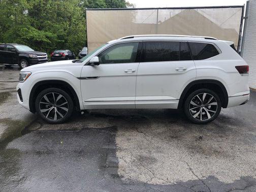 2025 Volkswagen Atlas 2.0T SEL Premium R-Line 4MOTION