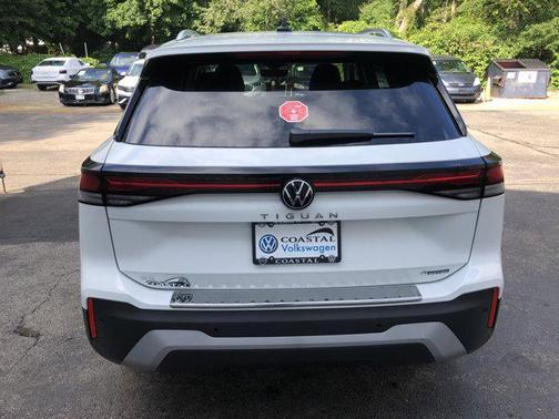 2025 Volkswagen Tiguan 2.0T SE 4MOTION
