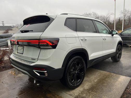 2025 Volkswagen Taos 1.5T SEL