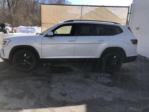 2026 Volkswagen Atlas 2.0T SE w/Technology 4MOTION