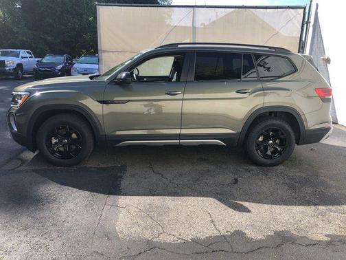 2025 Volkswagen Atlas 2.0T Peak Edition