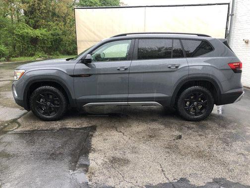 2025 Volkswagen Atlas 2.0T Peak Edition