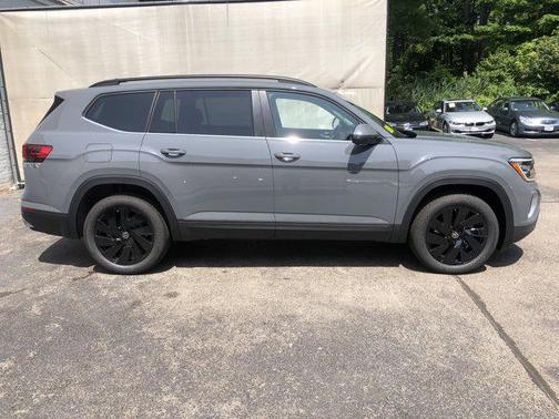 2025 Volkswagen Atlas 2.0T SE w/Technology 4MOTION