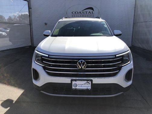 Opal White Pearl 2026 Volkswagen Atlas 2.0T SE w/Technology 4MOTION