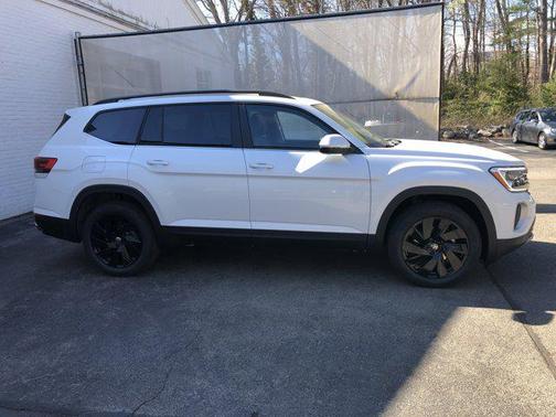 Opal White Pearl 2026 Volkswagen Atlas 2.0T SE w/Technology 4MOTION