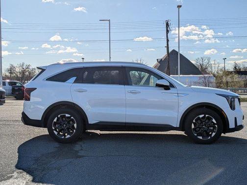 2024 Kia Sorento S