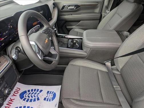 2025 Chevrolet Suburban LS