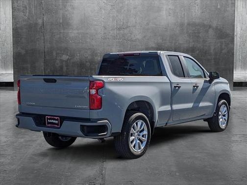 2025 Chevrolet Silverado 1500 Custom