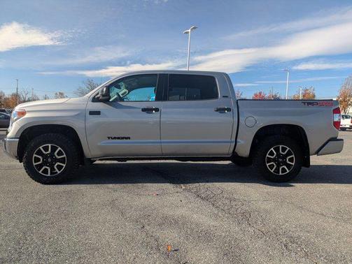 2016 Toyota Tundra SR5