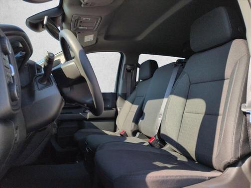 Summit White 2026 Chevrolet Silverado 2500 Custom