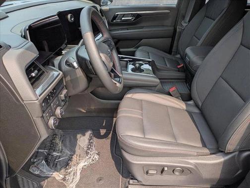 2025 Chevrolet Suburban RST