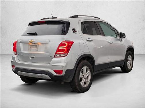 Silver Ice Metallic 2020 Chevrolet Trax LT