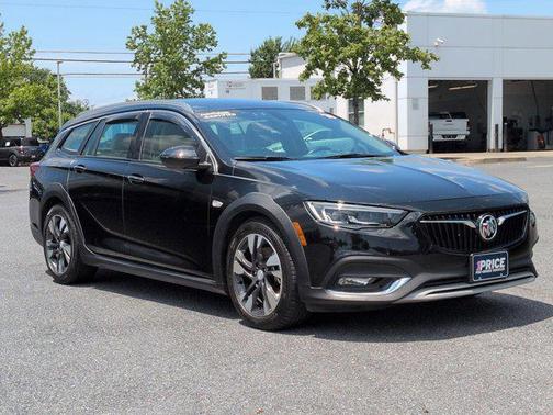 Ebony Twilight Metallic 2018 Buick Regal TourX Preferred
