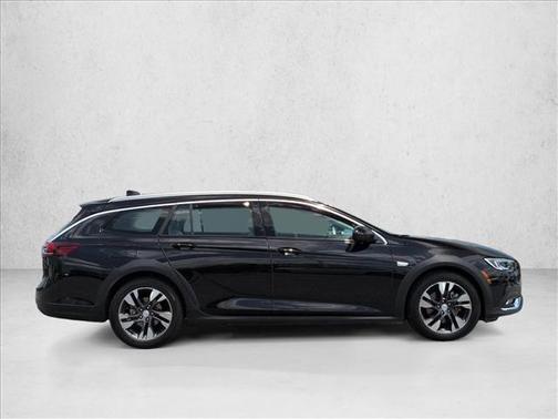 Ebony Twilight Metallic 2018 Buick Regal TourX Preferred