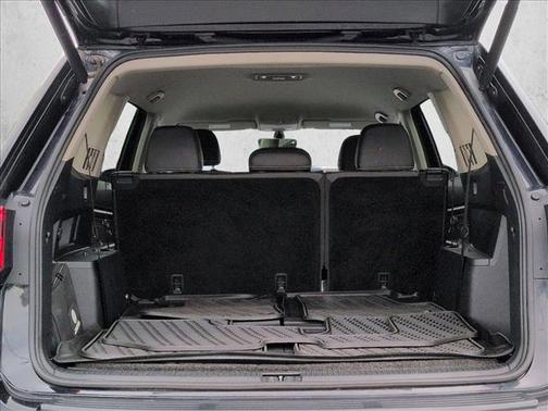 Deep Black Pearl 2023 Volkswagen Atlas 3.6L SE w/Technology