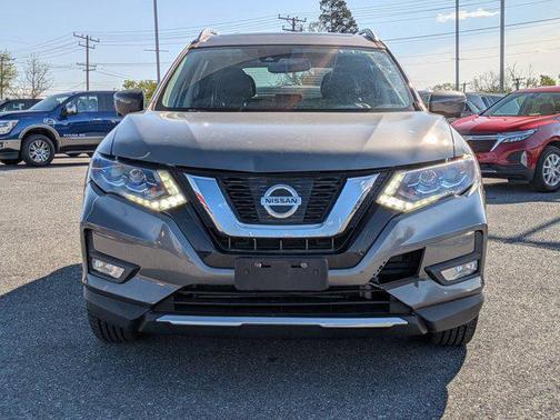 Gun Metallic 2017 Nissan Rogue SL