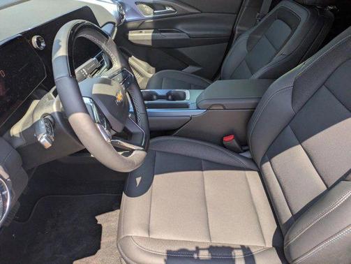 Iridescent Pearl Tricoat 2024 Chevrolet Equinox EV 2LT
