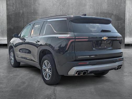 2024 Chevrolet Traverse LT