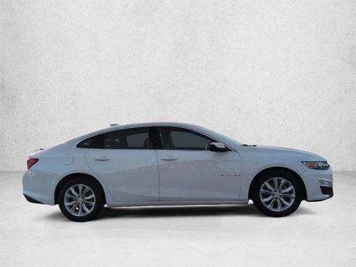Summit White 2024 Chevrolet Malibu FWD 1LT
