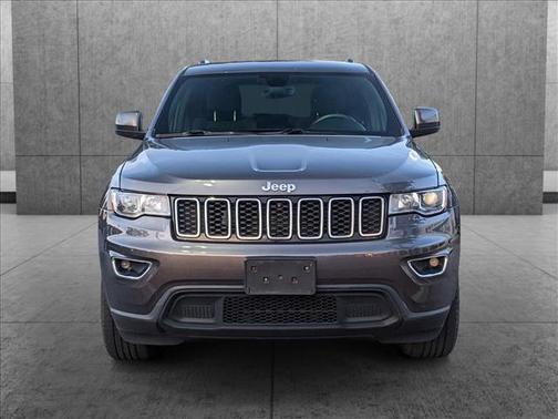 Photo 2 of 16 of 2017 Jeep Grand Cherokee Laredo