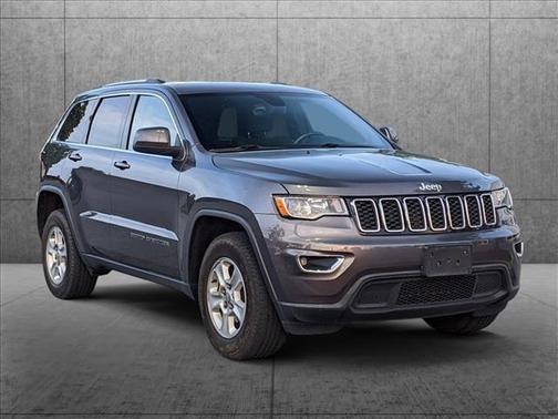 Photo 3 of 16 of 2017 Jeep Grand Cherokee Laredo