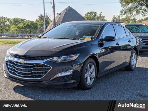 Dark Ash Metallic 2023 Chevrolet Malibu FWD 1LT