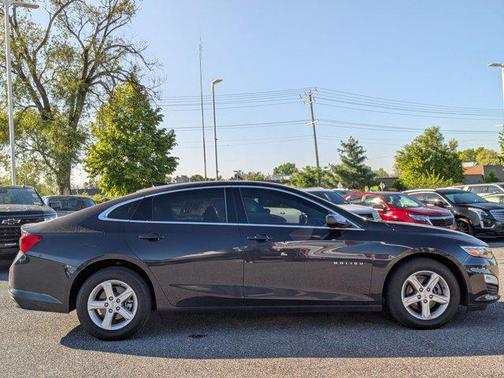 Dark Ash Metallic 2023 Chevrolet Malibu FWD 1LT