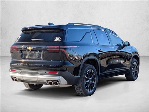 Mosaic Black Metallic 2025 Chevrolet Traverse LT