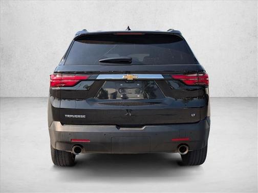 Mosaic Black Metallic 2022 Chevrolet Traverse LT Cloth