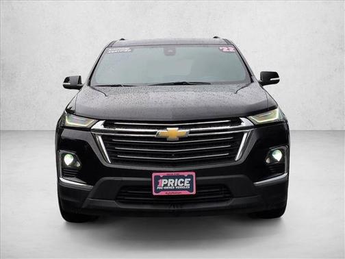 Mosaic Black Metallic 2022 Chevrolet Traverse LT Cloth