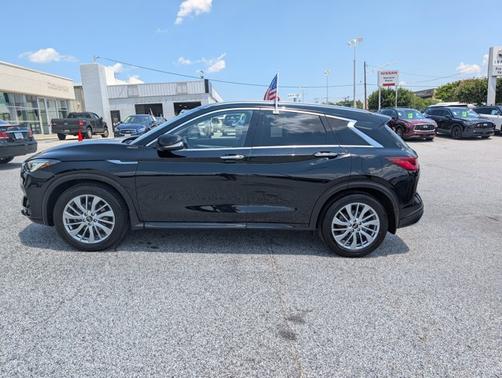2023 INFINITI QX50 LUXE