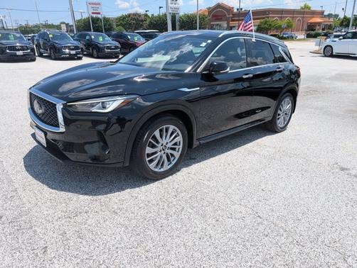 2023 INFINITI QX50 LUXE